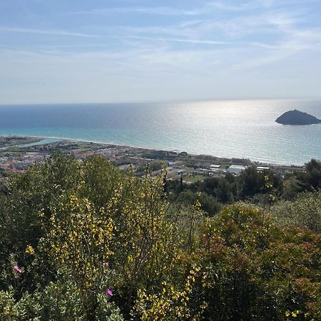 Le Torri Riviera Holiday Albenga Extérieur photo