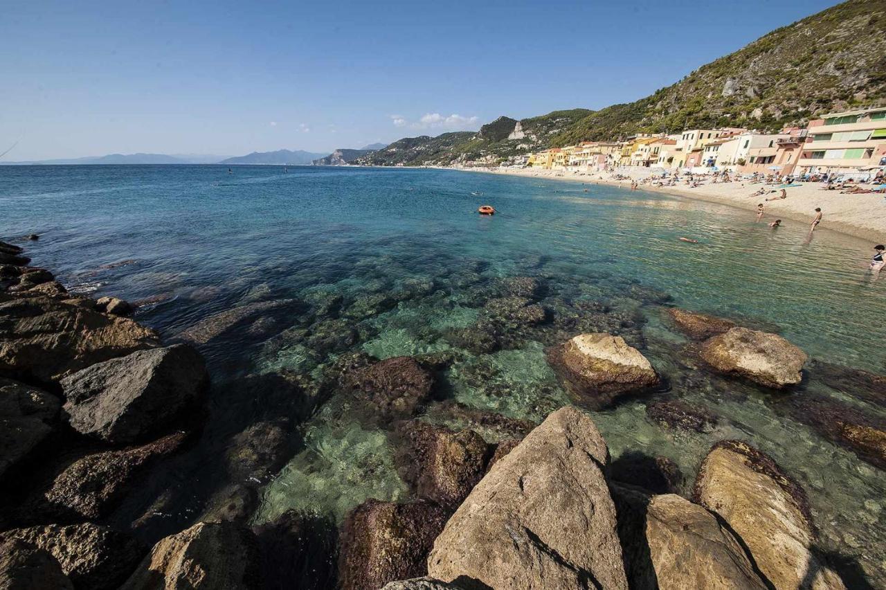 Le Torri Riviera Holiday Albenga Extérieur photo
