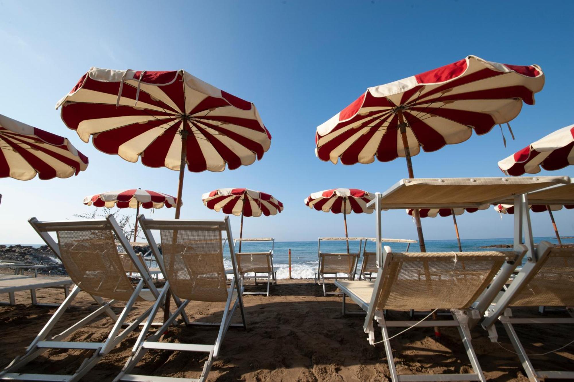 Le Torri Riviera Holiday Albenga Extérieur photo